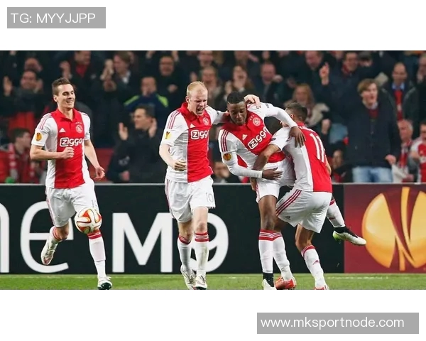 阿贾克斯荷甲表现强劲却在欧冠遭遇惨败排名倒数第二